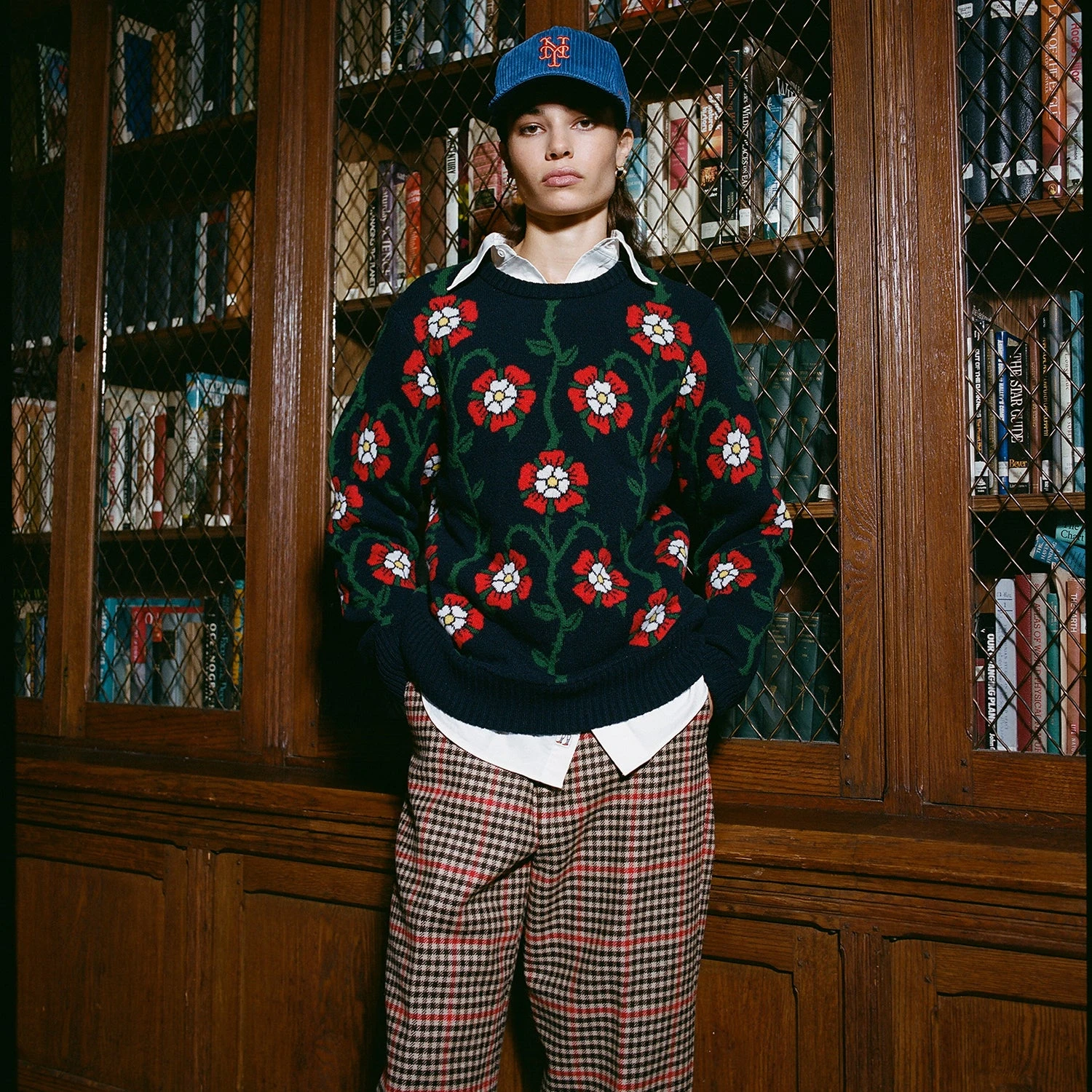 Roses Sweater 8 Roses Sweater - Image 6