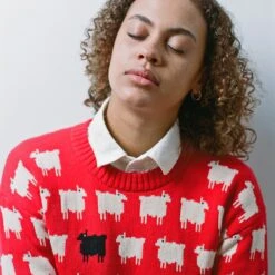 Warm & Wonderful Women's Fitted "Diana Edition" RWS-Certified Wool Sheep Sweater -Rowingblazersus Shop image2 10f66530 a07f 4fa5 925f 4a5886af3f63