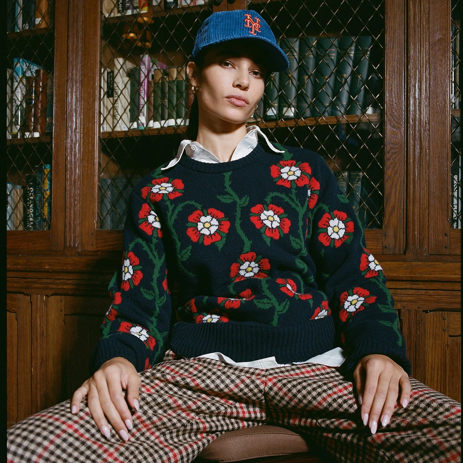 Roses Sweater 9 Roses Sweater - Image 7